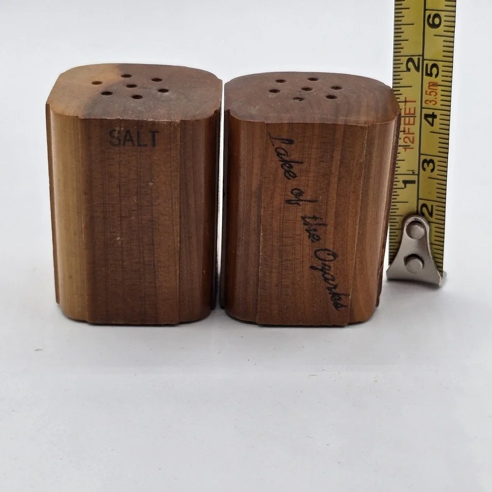 Vtg Little Brown Wooden Salt & Pepper Shaker Set Rustic Farmhouse Country Ozarks